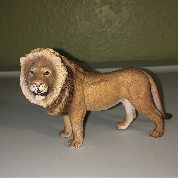Schleich Other - Retired Schleich Lion Figure